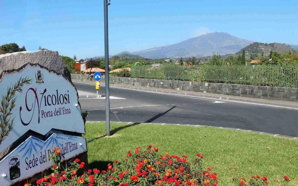 B & B Amici Dell'Etna 尼科洛西 外观 照片